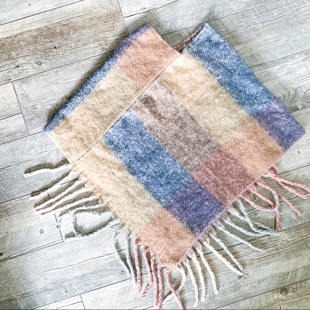 NEW MODCLOTH Soft Shawl